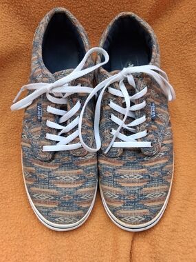 Vans Low-Top Canvas Sneakers